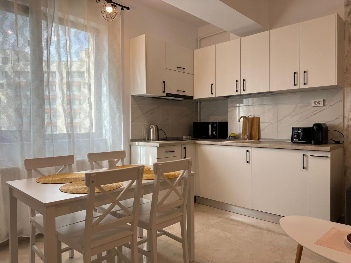 Studios & Apartments Palas By Glam At Lazar Towers Iasi Extérieur photo
